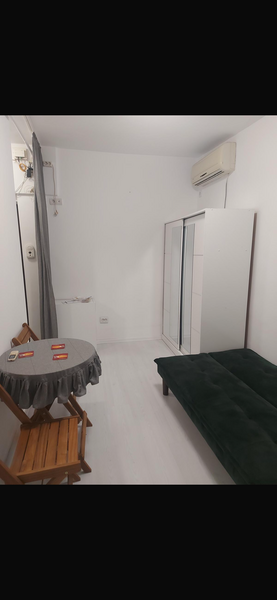 Unirii, Mall Vitan, Aleea Moruzzi, garsoniera