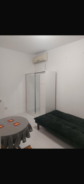 Unirii, Mall Vitan, Aleea Moruzzi, garsoniera